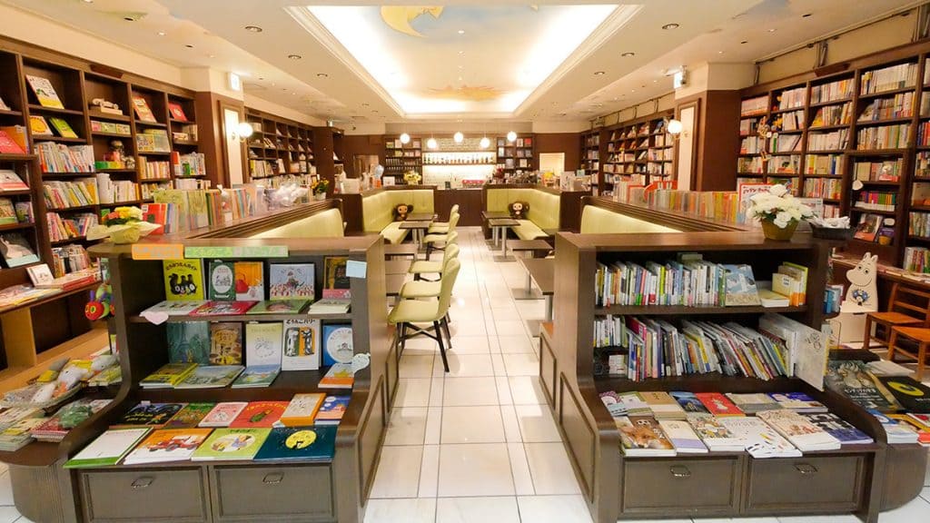 “子どもの本”専門店の店長に聞く！今年、小学校低学年に人気だった作品と絵本の魅力