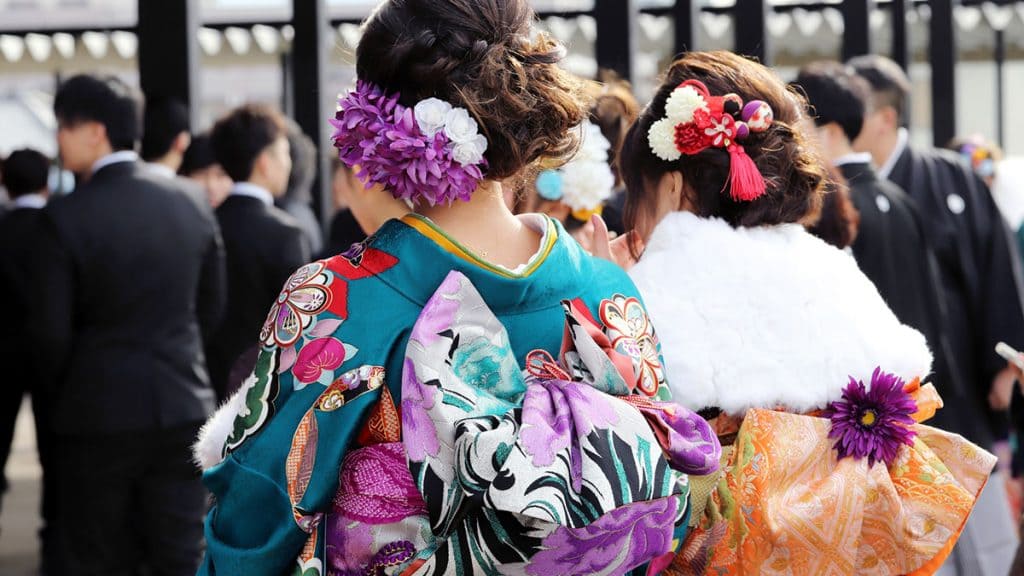 成人式の対象年齢は、やはり受験と重なる18歳より20歳がベスト？
